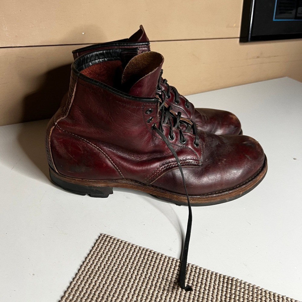 Red Wing 9011 Beckman Black Cherry Leather Boots Mens 11 D Resoled Vibram Lug